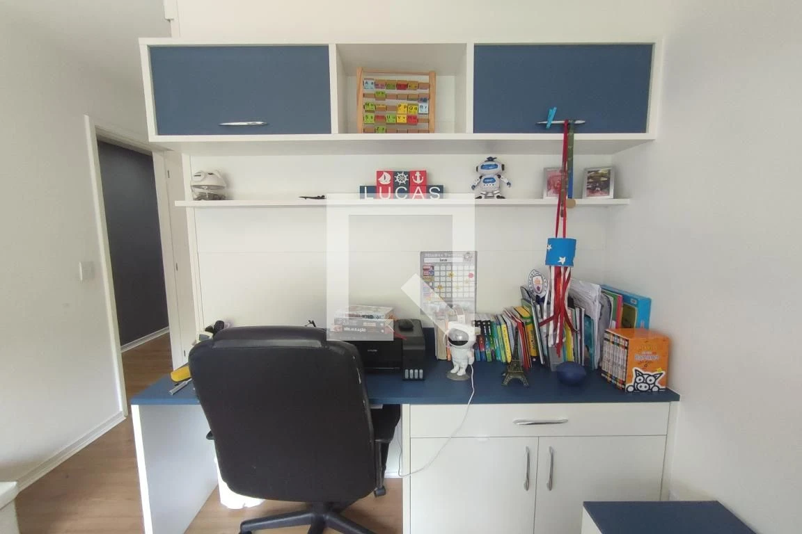 Apartamento de 89 m² com janelas do piso ao teto e closet — photo 100