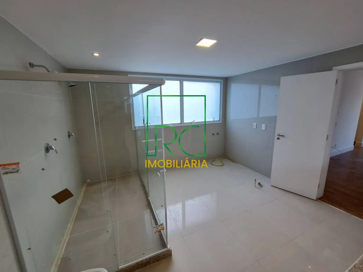 Condominium house with 6 en-suite bedrooms and garden — photo 34