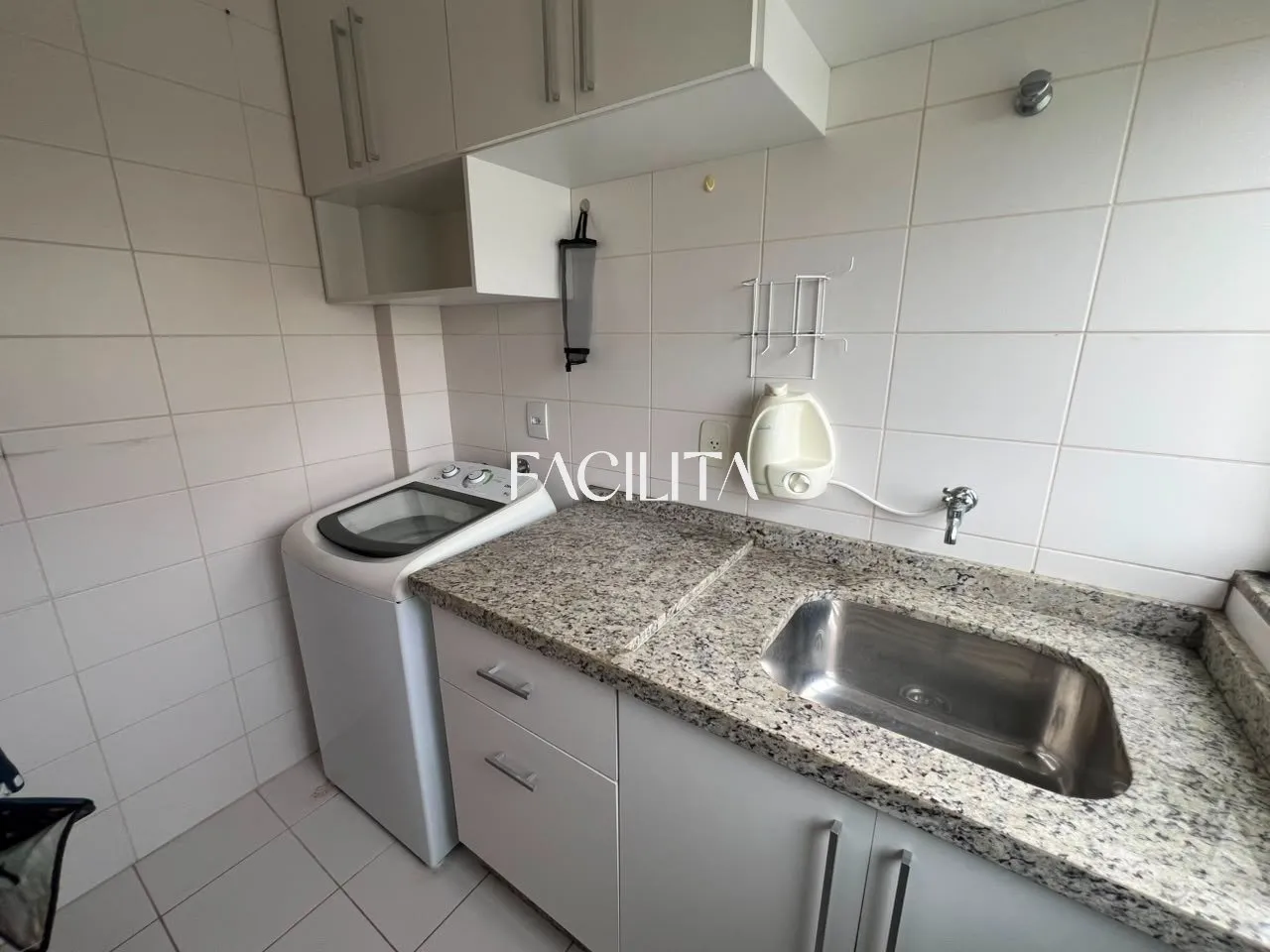 1st-floor apartment with 2 bedrooms and 1 en-suite — photo 9