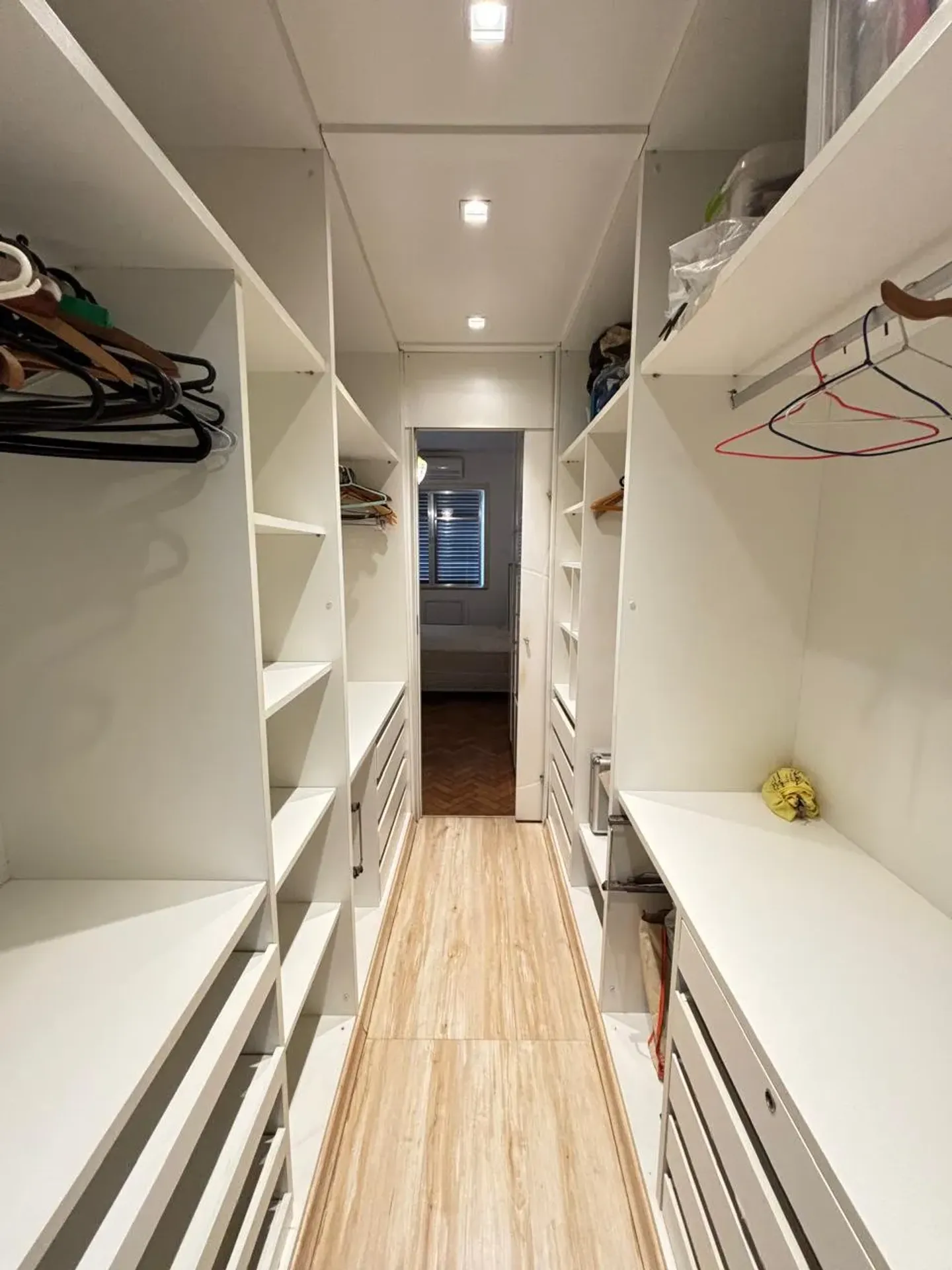 Apartamento sem mobília com ar-condicionado e 4 quartos — photo 13