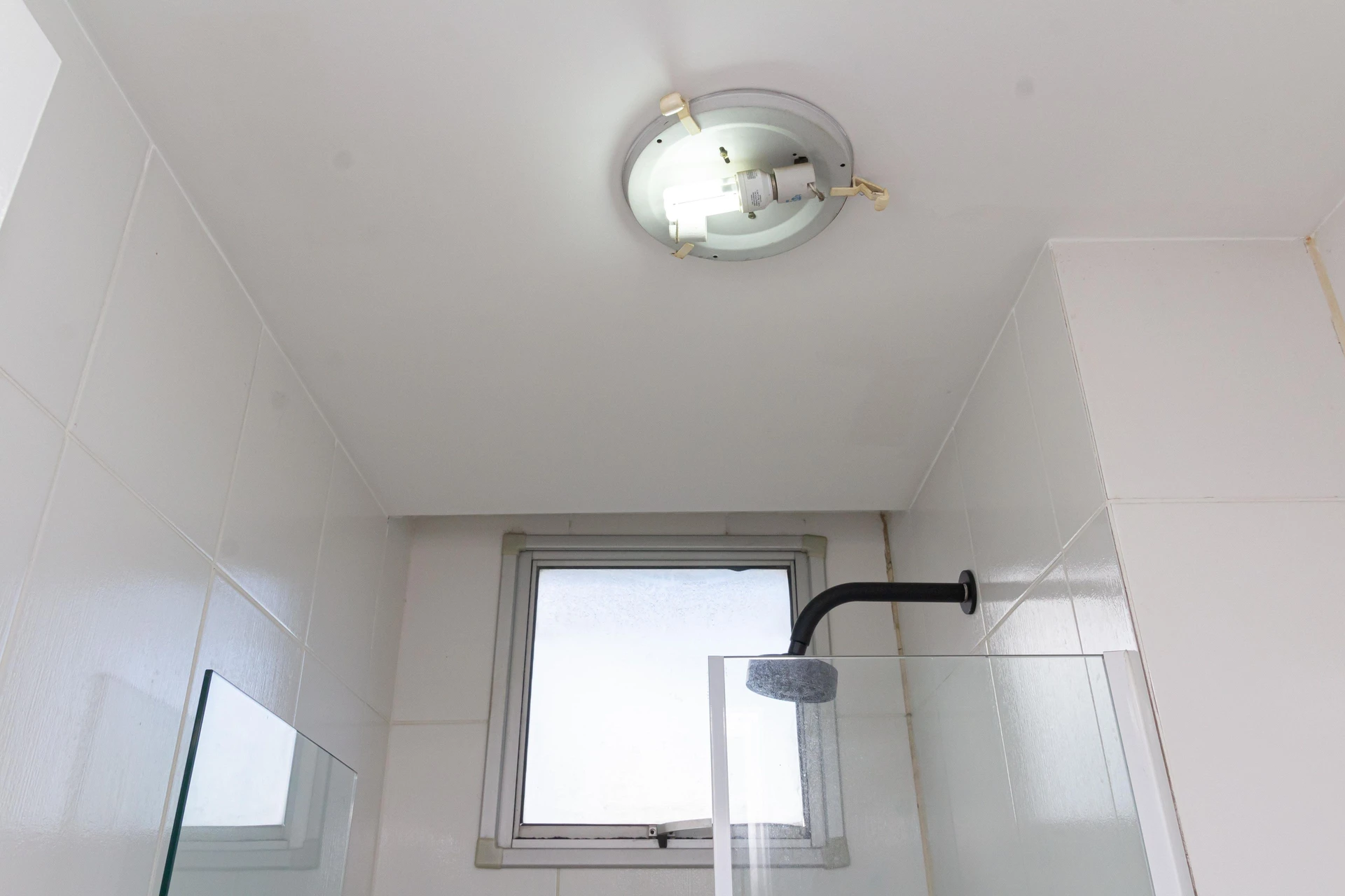 2-bedroom apartment in a building with a pool — photo 4