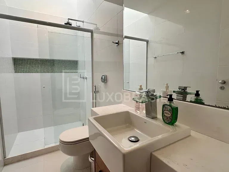 Casa moderna com 3 quartos e 5 vagas de garagem — photo 32