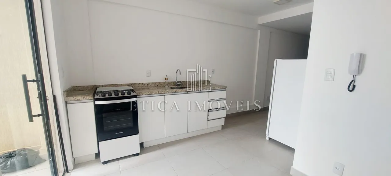 80 m² apartment with open-plan kitchen and 1 bedroom — photo 2