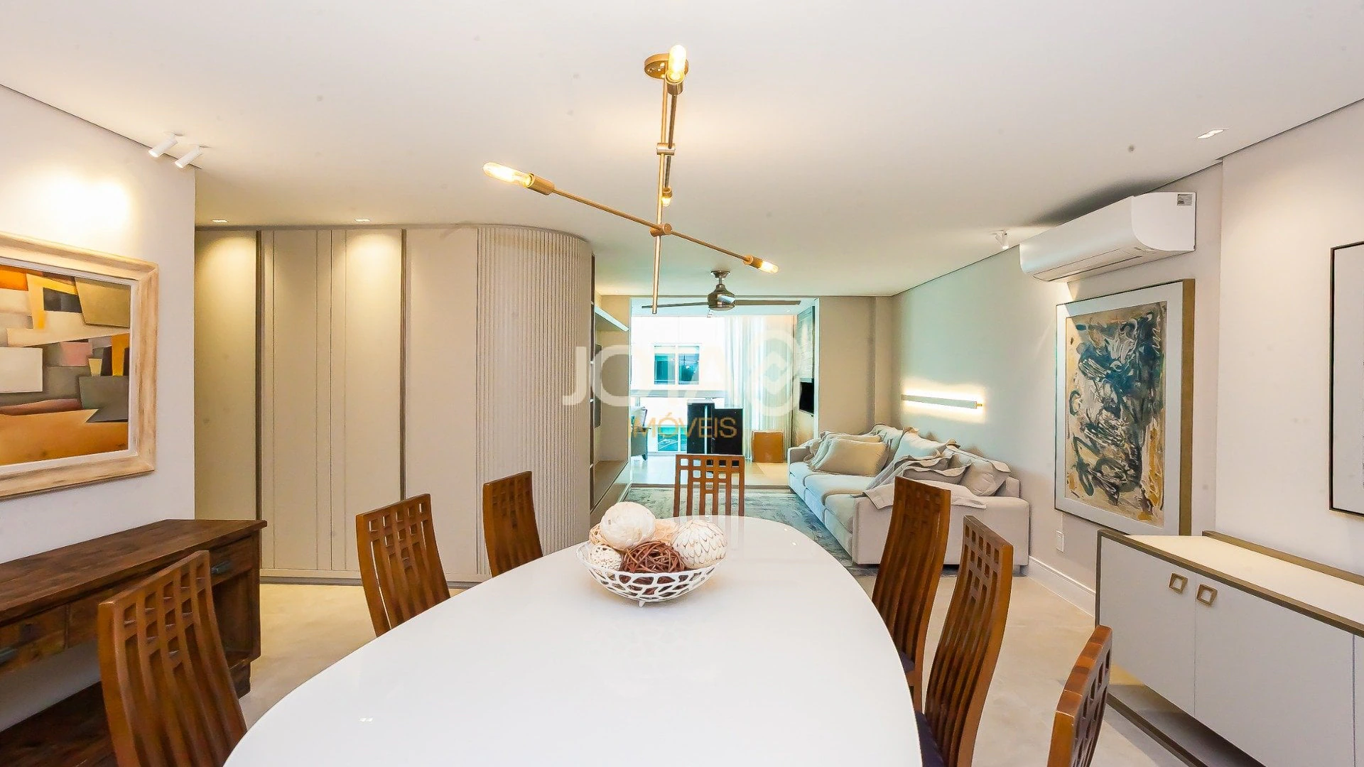 199 m² apartment with 2 bedrooms and a suite, 2 parking — photo 19