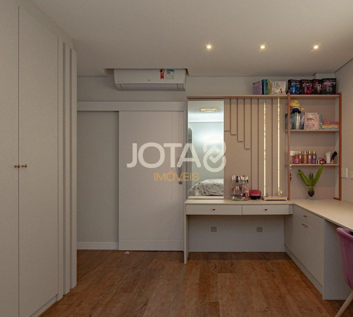 Мебльований будинок 283 м² з відкритою кухнею — photo 36