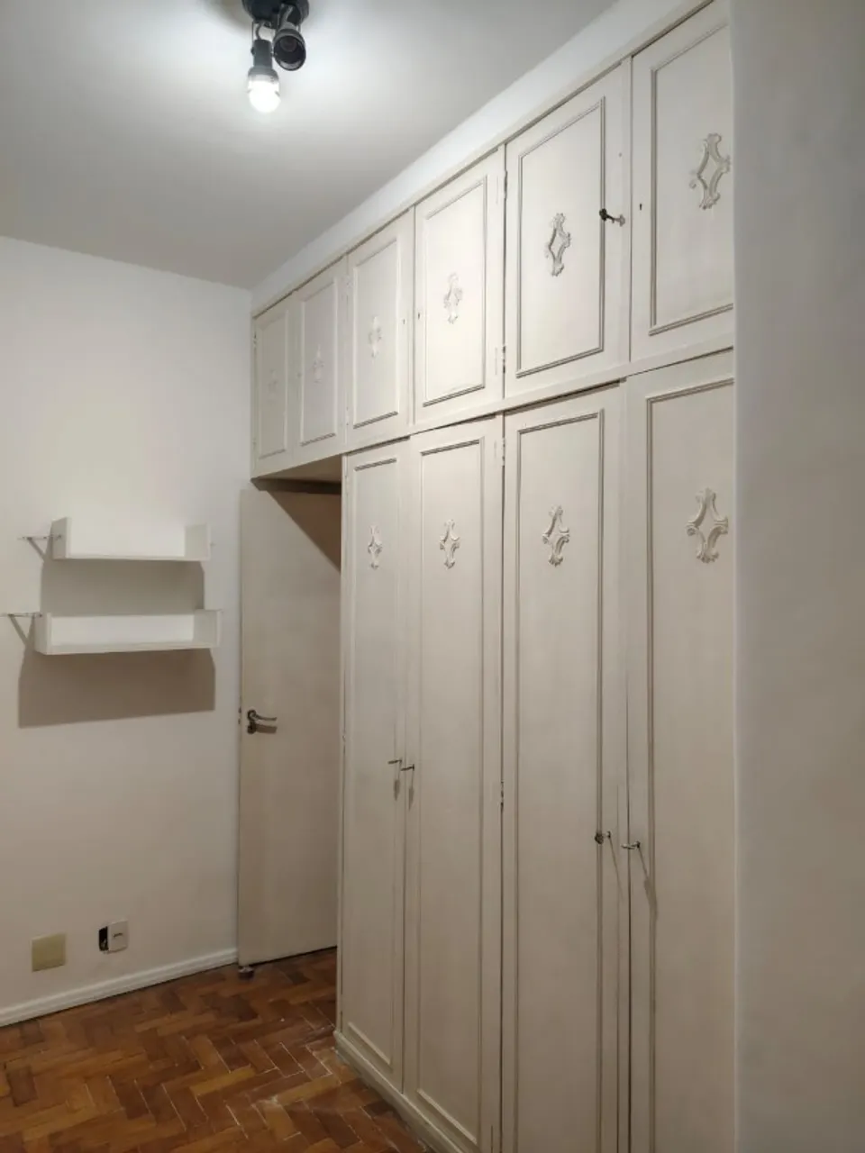 Furnished 2-bedroom apartment with enclosed balcony — photo 5