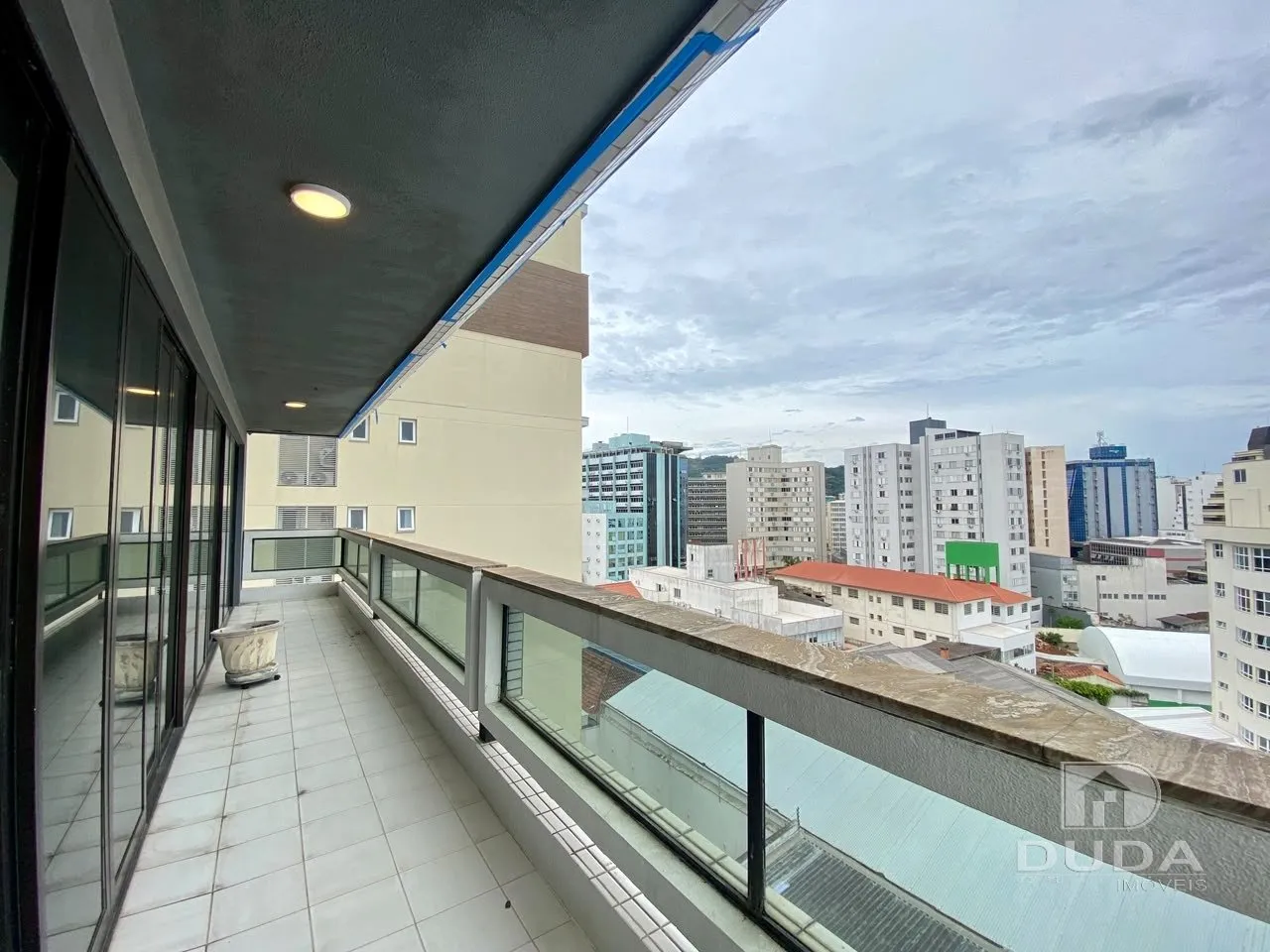 200 m² apartment with a bathtub and floor-to-ceiling windows — photo 10