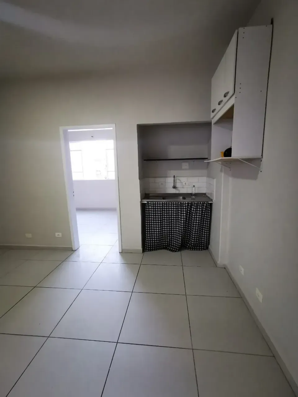 1-bedroom apartment with balcony and 32 m² — photo 2