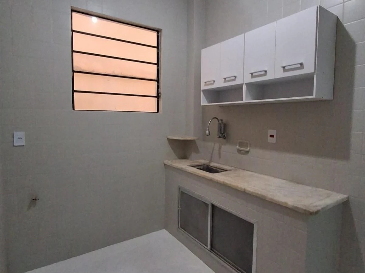 Apartamento para alugar com 2 quartos e piscina no condomínio