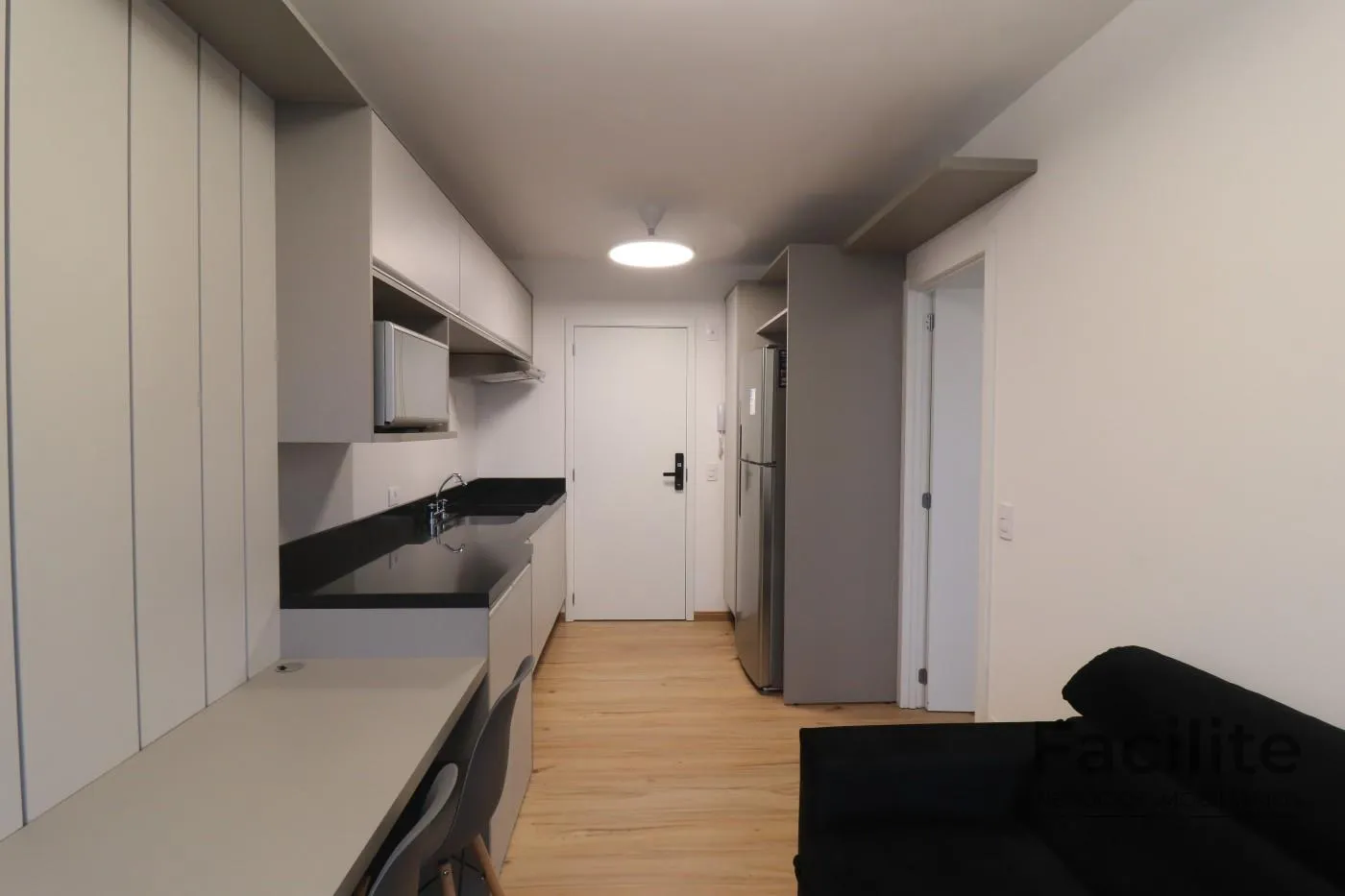 Apartment on the 19th floor with a home office — photo 2