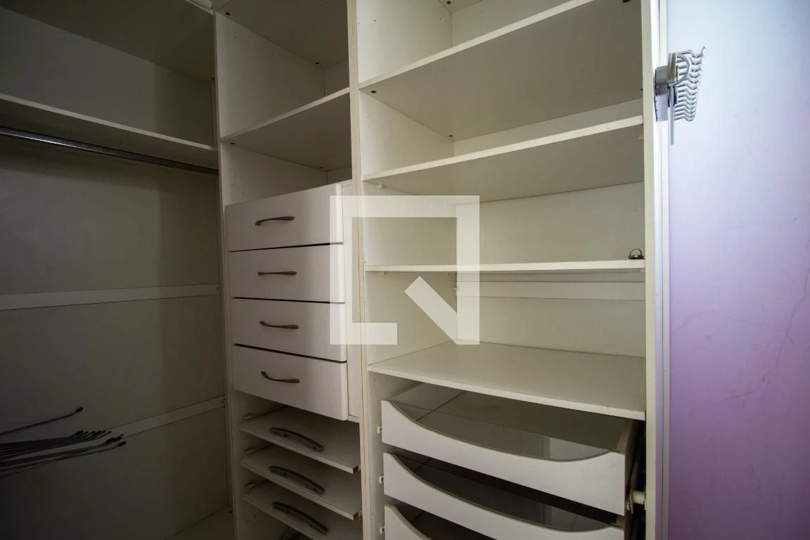 3-bedroom apartment with enclosed kitchen and private garden — photo 13