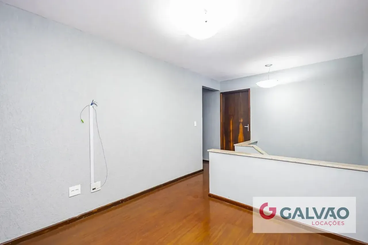 Two-story house with fitted kitchen and 2 parking spots — photo 11