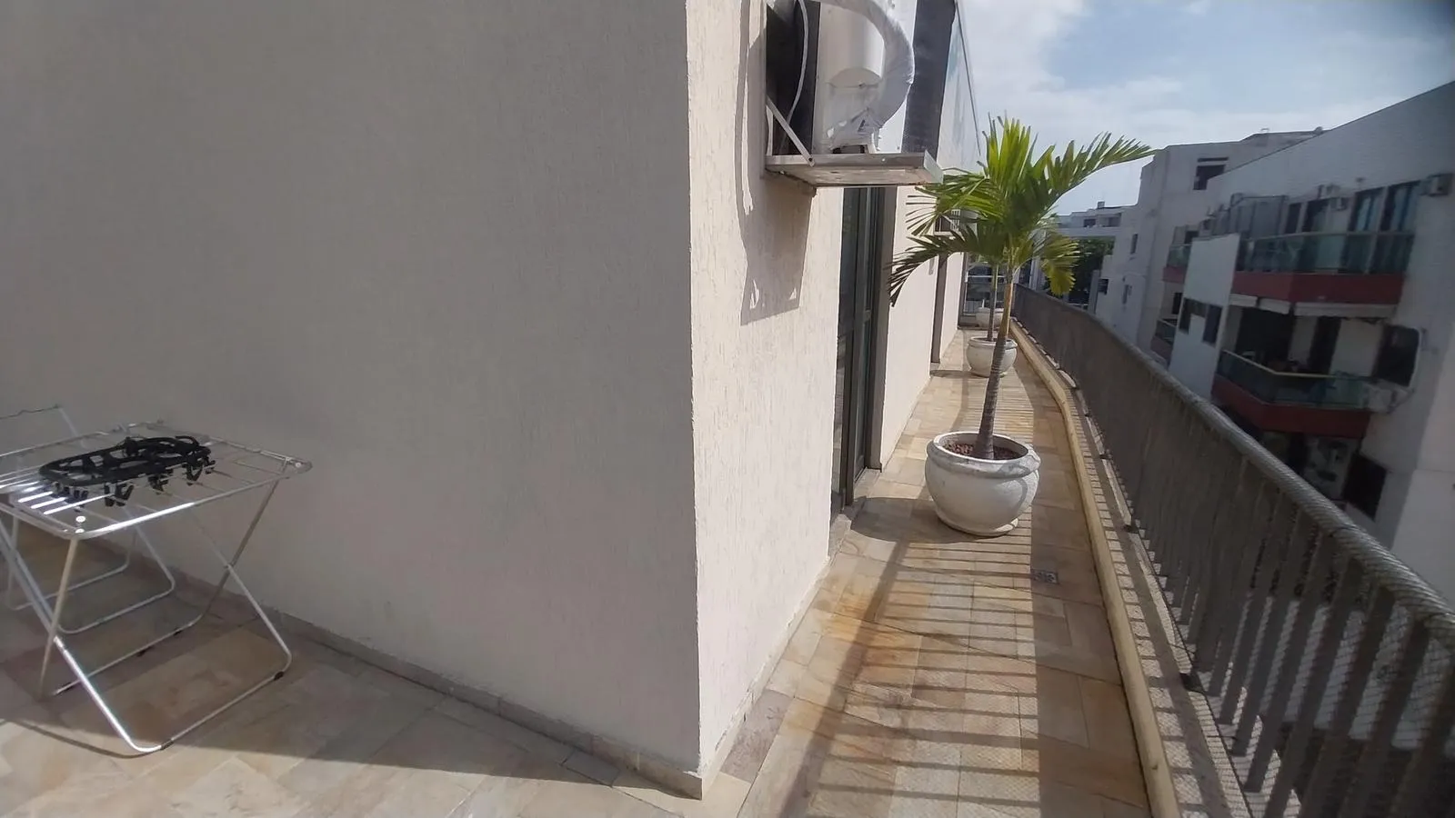 Unfurnished apartment with 4 bedrooms and 5 bathrooms — photo 55