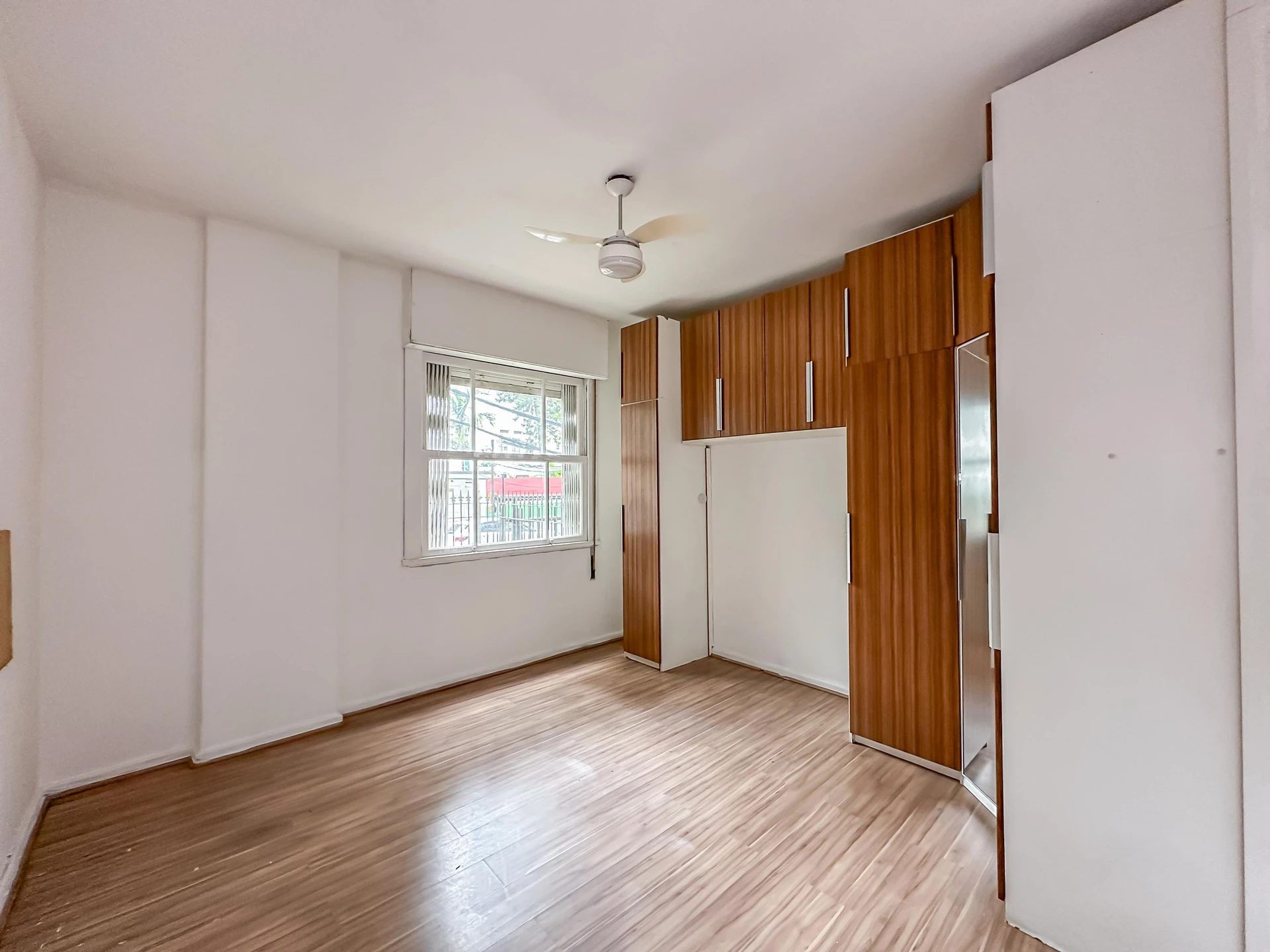 Дерев'яна підлога або ламінат та 2 спальні: квартира 83 м² — photo 3