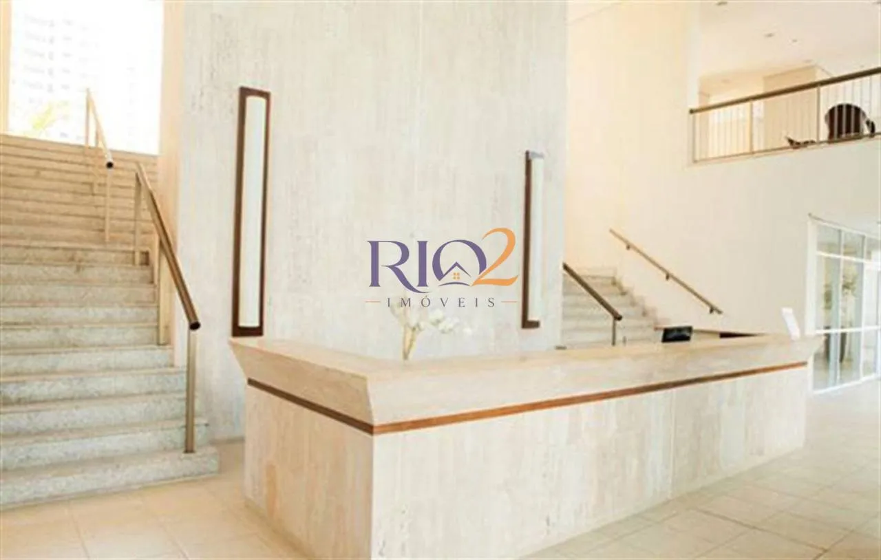 Glass-enclosed balcony in a 3-bedroom apartment, 96 m² — photo 37