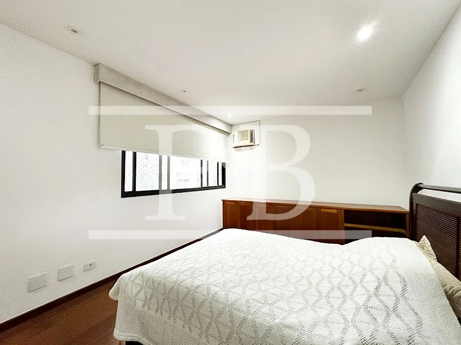 4-bedroom apartment with 250 m² and glassed-in balcony — photo 24