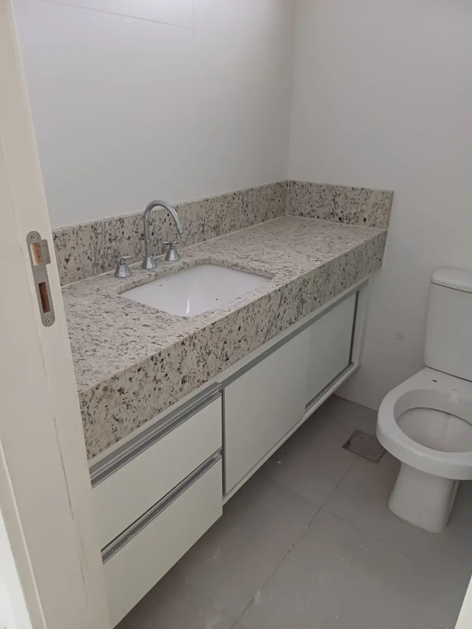 255 m² duplex-style home with 3 bedrooms and balcony grill — photo 19
