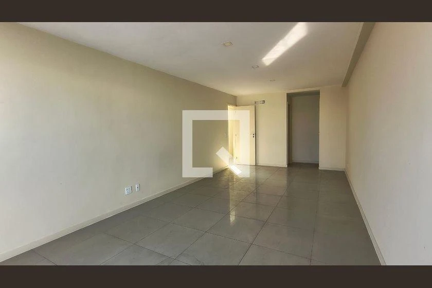 280 m² 4-bedroom apartment with en-suites and 2 parking — photo 13