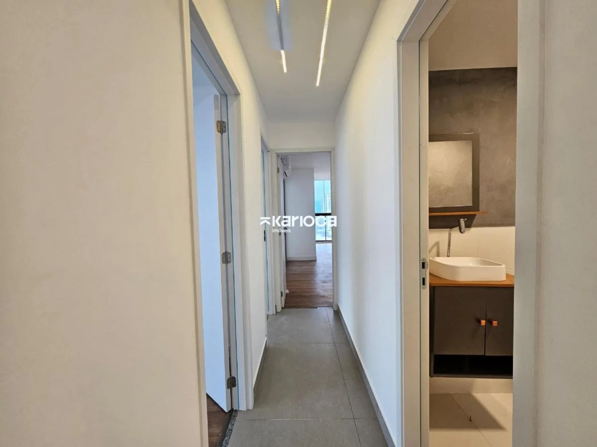 3-bedroom apartment with floor-to-ceiling windows — photo 32