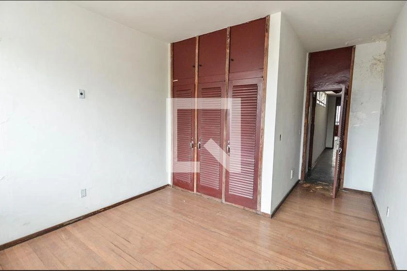 1000 m² house with 6 bedrooms and 1 en-suite — photo 12