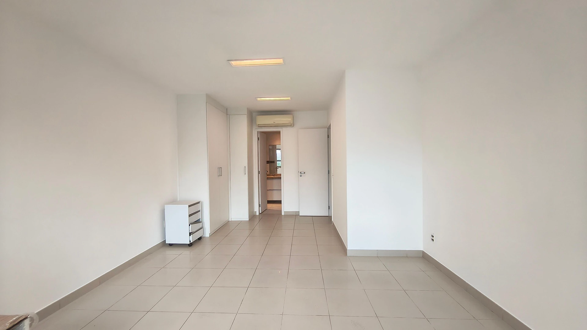 5-bedroom apartment with a washing machine in Rio de Janeiro — photo 44