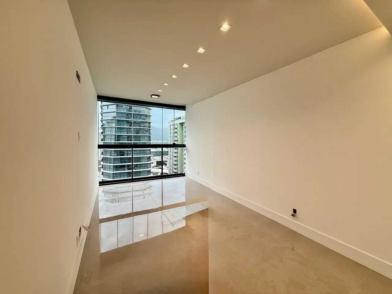 2 quartos e janelas do piso ao teto: apartamento de 84 m² — photo 7
