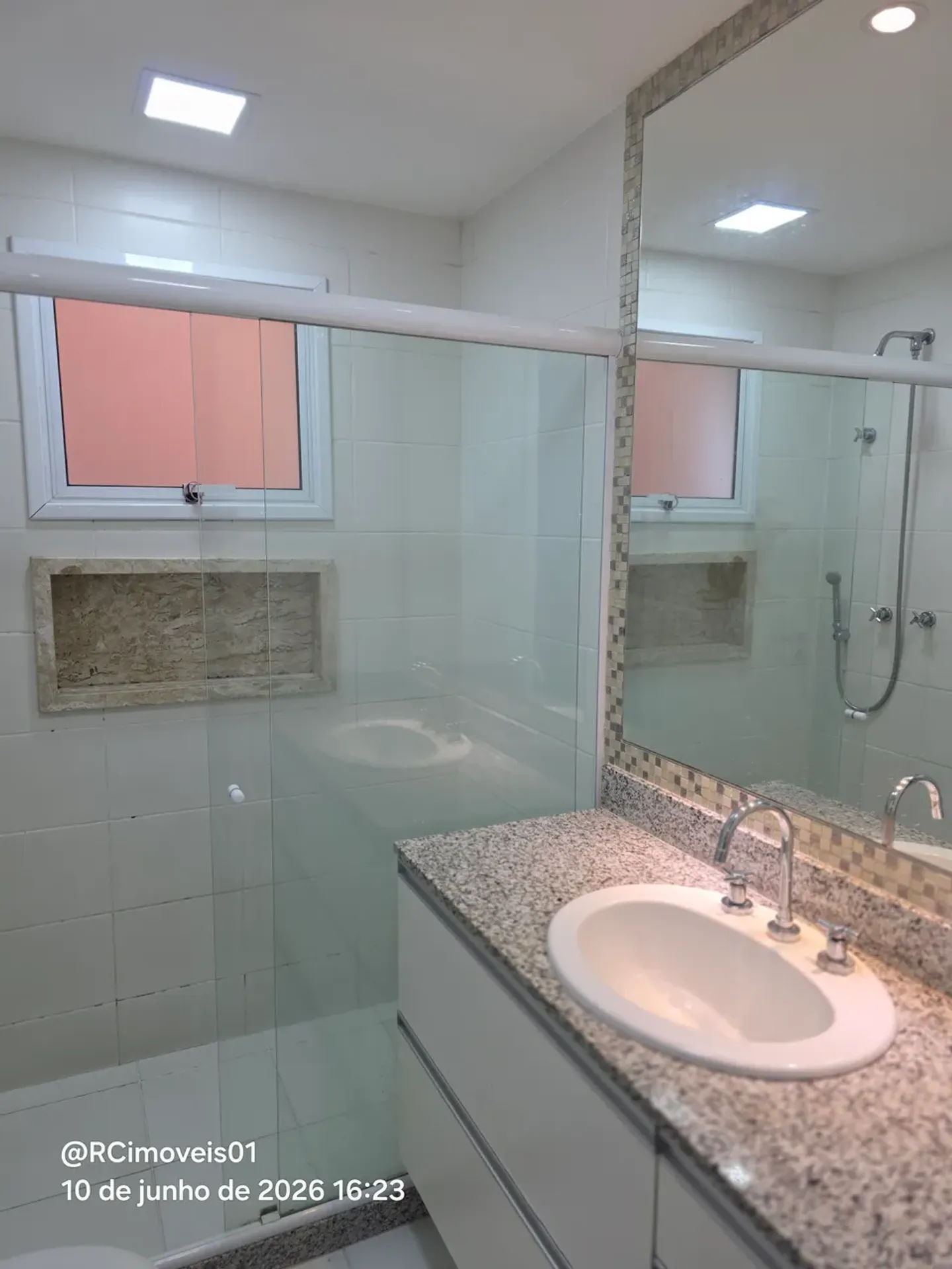 Casa com 4 quartos e cozinha integrada — photo 22