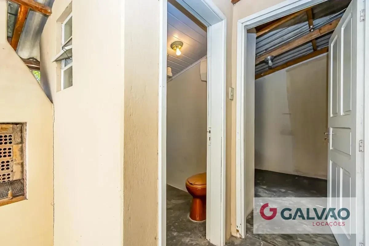 House with a separate kitchen and 5 bedrooms, 224 m² — photo 27