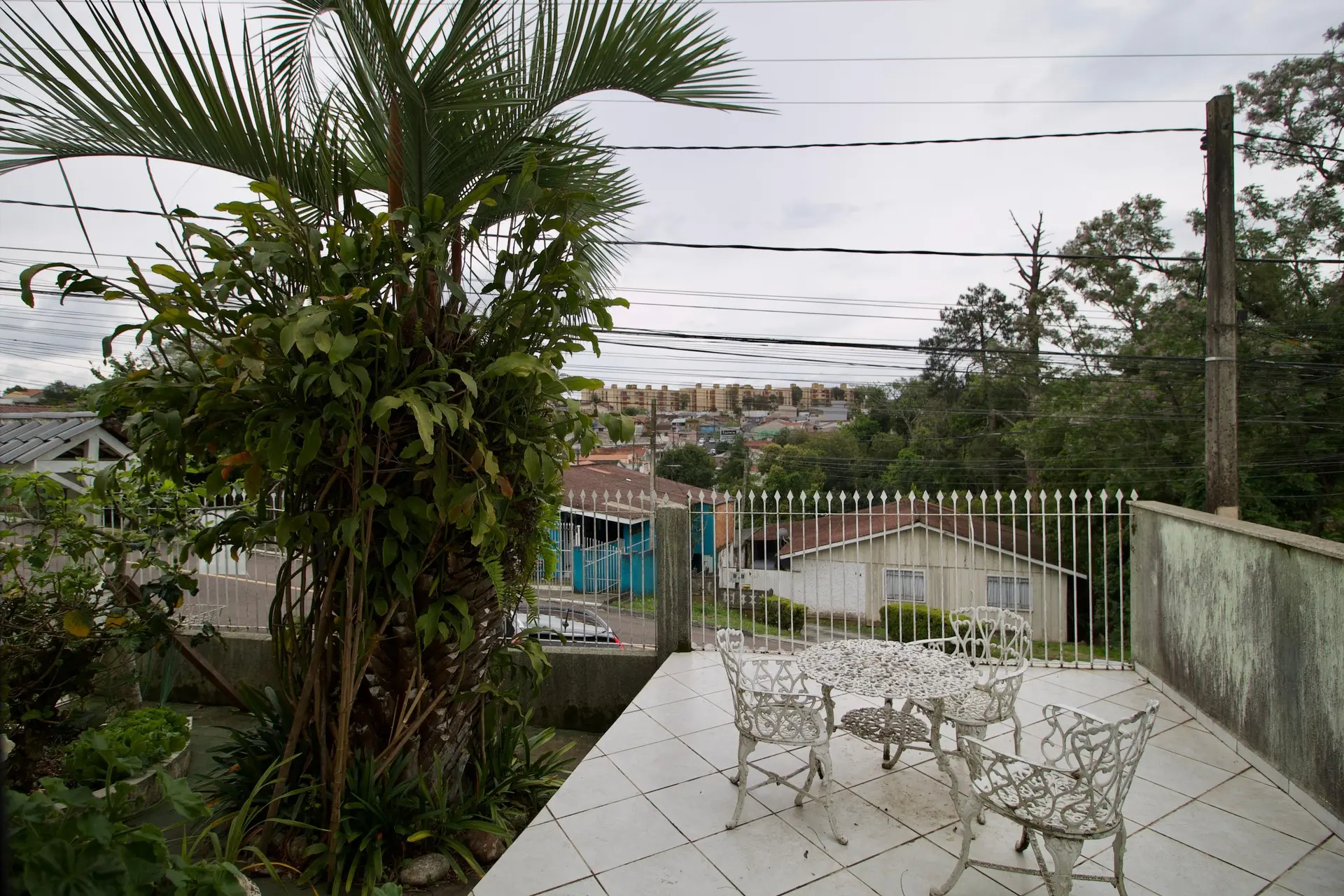 360 m² house with a home office and a garden — photo 32