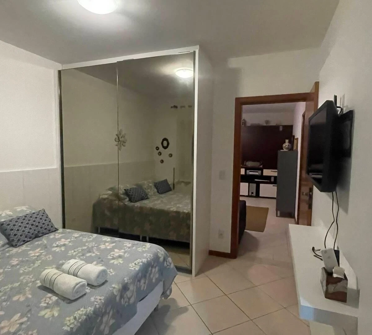 232 m² house with a walk-in closet and a bathtub — photo 31