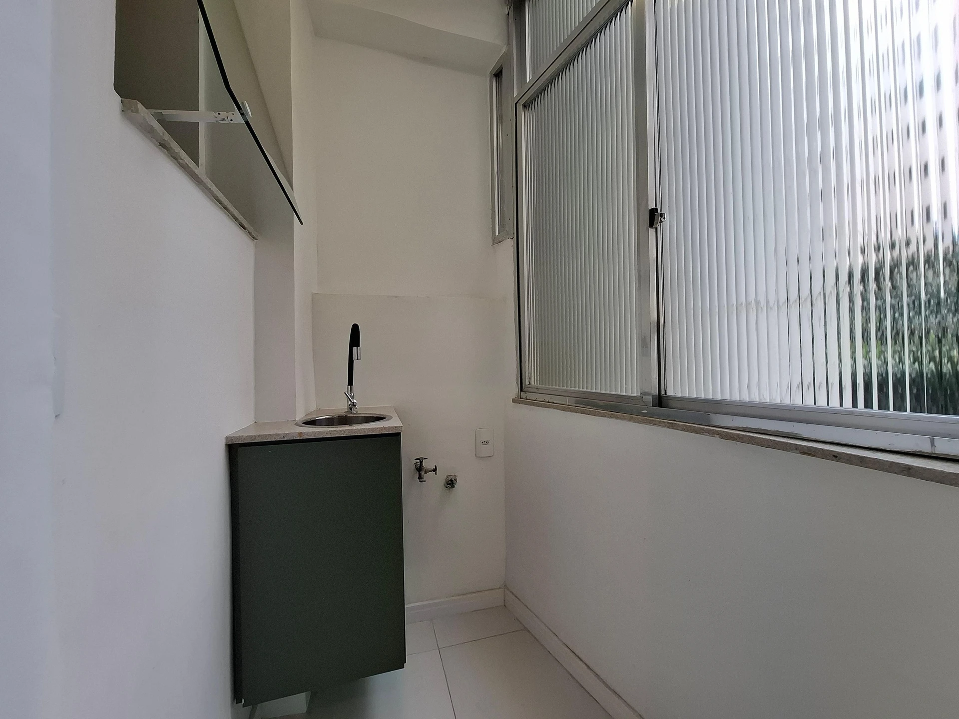 Studio with 1 bedroom and 1 bathroom no parking — photo 16