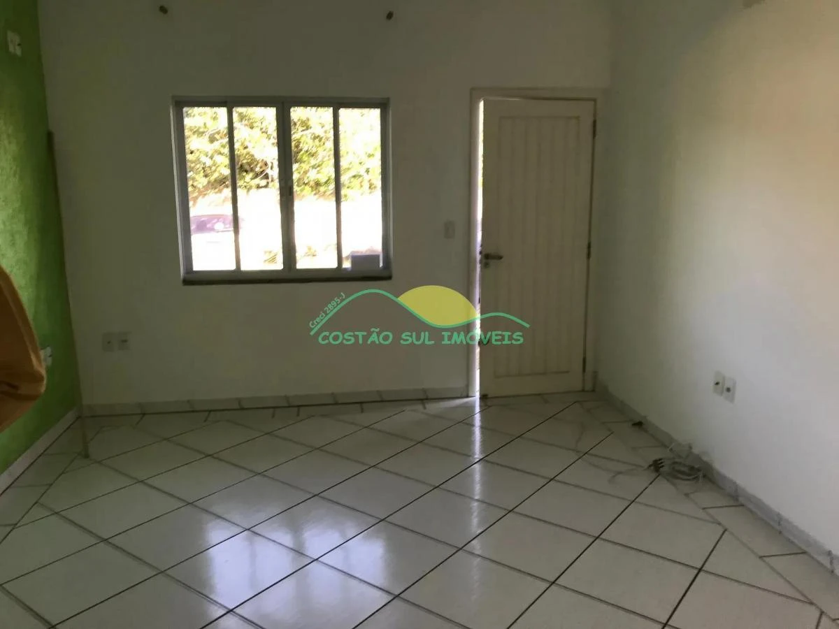Ground-floor apartment with 3 bedrooms and separate kitchen — photo 2