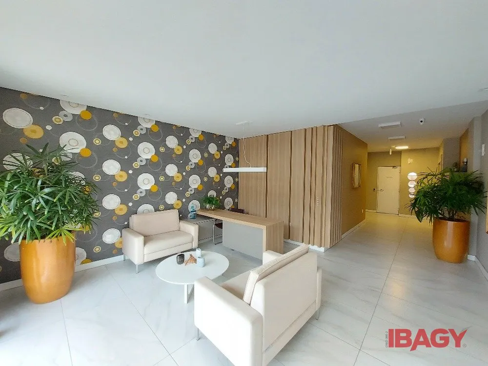 Меблированная квартира с 2 спальнями-сюитами и балконом — photo 22