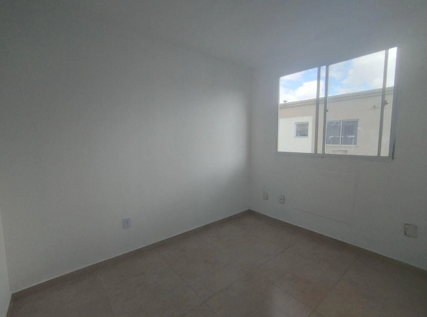Apartamento sem mobília com 2 quartos e varanda — photo 11