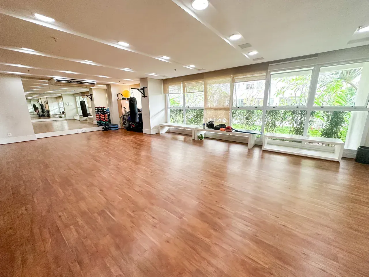 Unfurnished 3-bedroom apartment with 3 bathrooms — photo 21