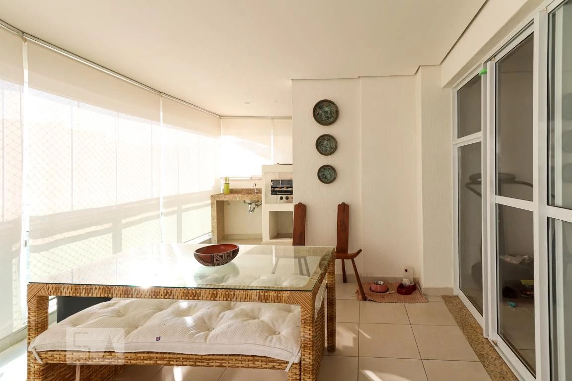 Rental apartment with 4 bedrooms and a glassed-in balcony — photo 51