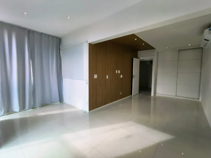 Furnished penthouse apartment with 2 bedrooms — photo 17