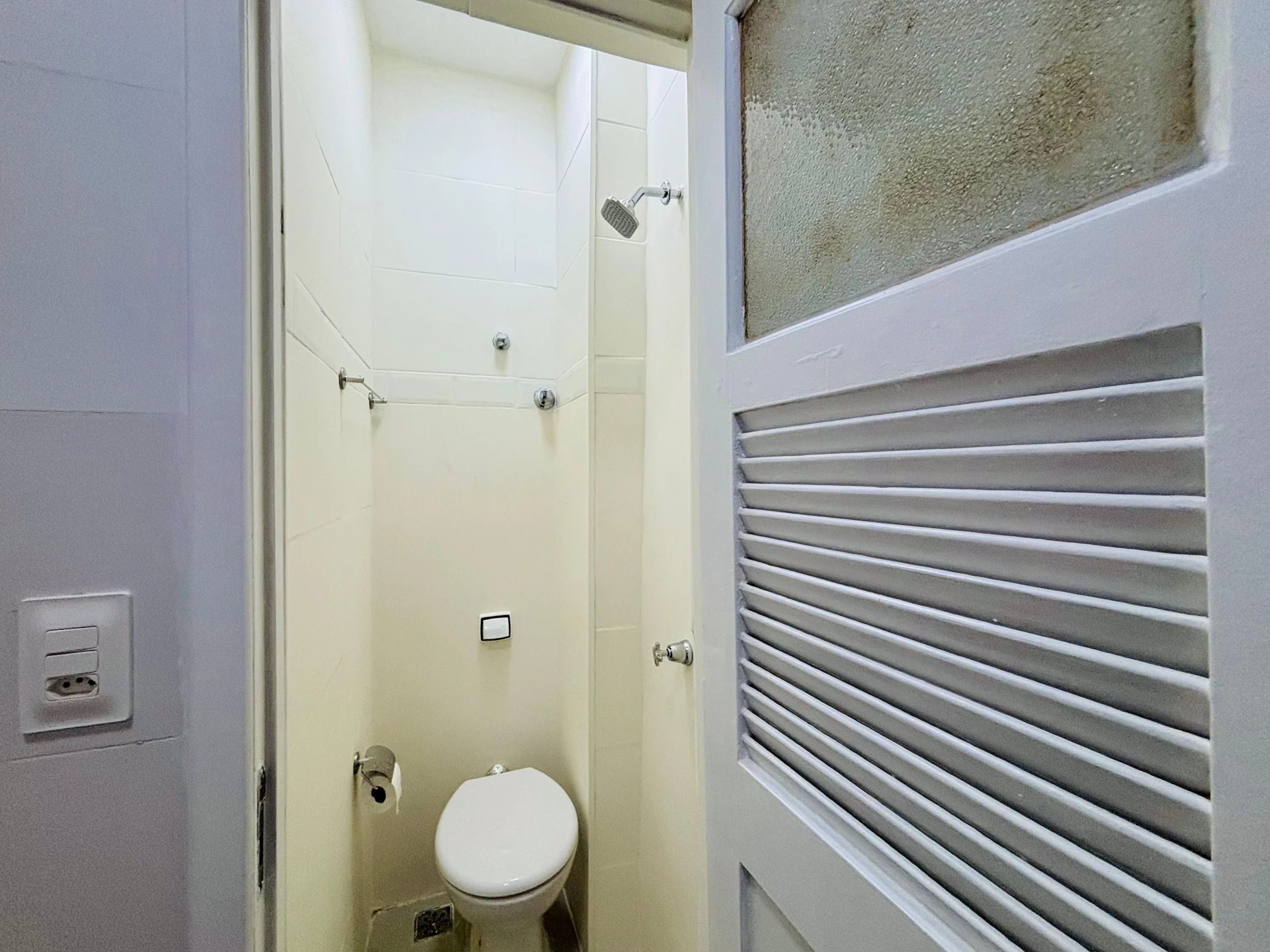 Bathtub in a 3-bedroom apartment, 84 m² — photo 24