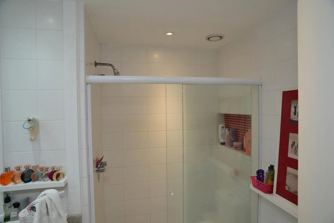 Furnished apartment with 4 en-suites and 5 bathrooms — photo 32