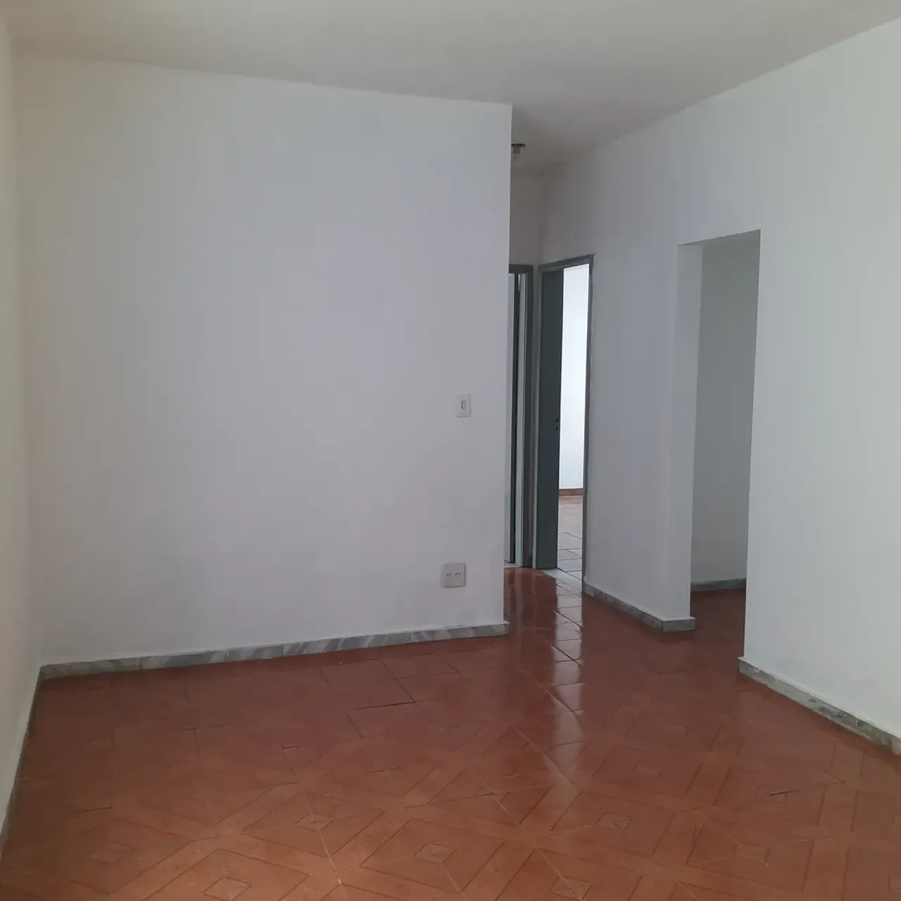 60 m² apartment with 2 bedrooms and a glass shower — photo 17