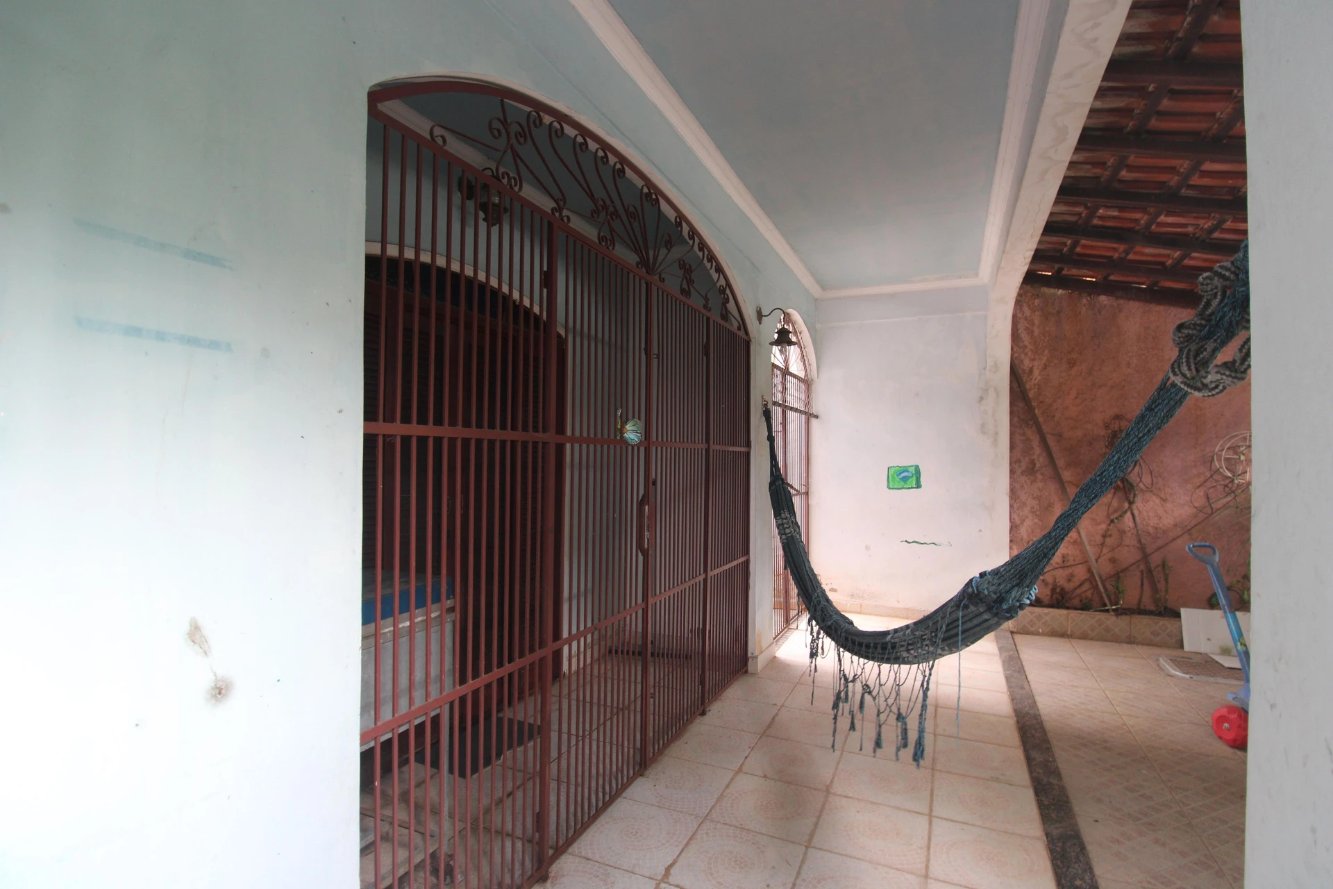 Furnished house with 6 bedrooms and 4 bathrooms — photo 32