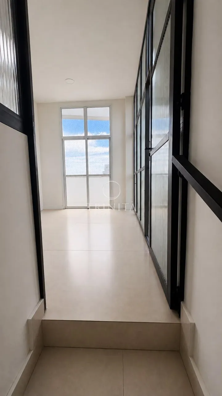 Unfurnished apartment with 3 bedrooms and 4 bathrooms — photo 24