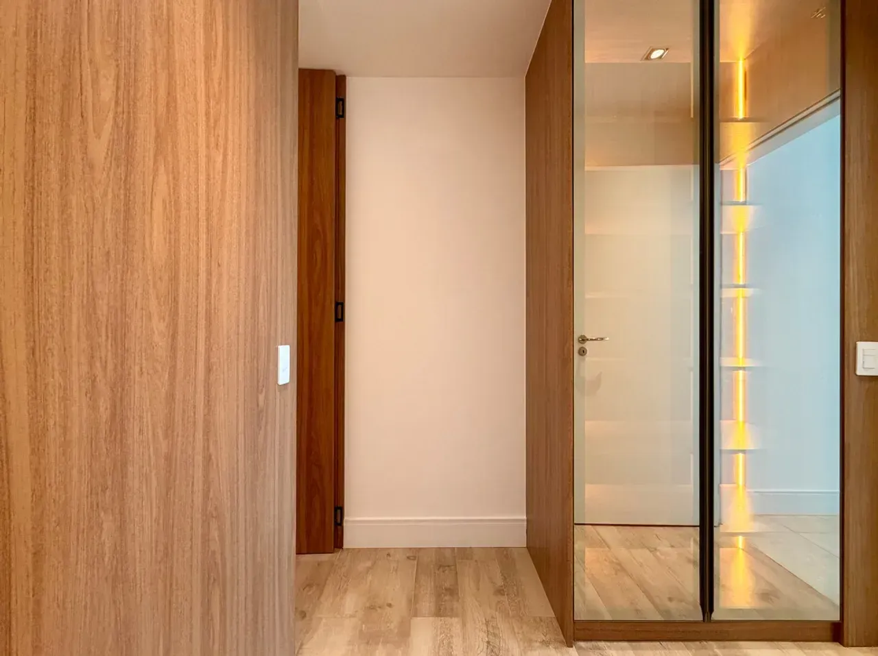 266 m² apartment with 3 bedrooms and an open kitchen — photo 19