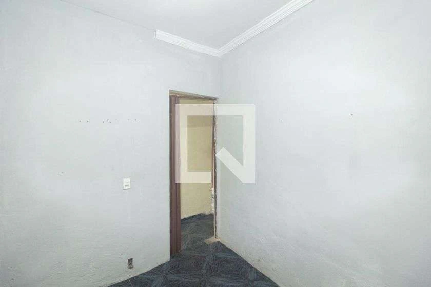 2-bedroom house with a laundry area — photo 8