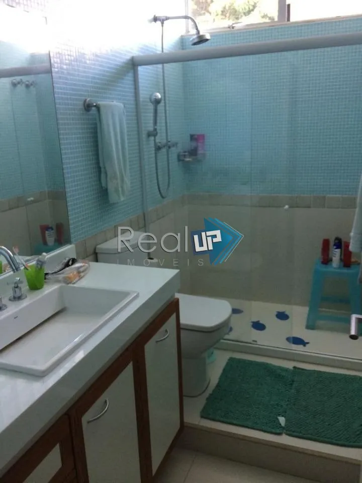 House with 3 bedrooms and 600 m² plus private BBQ terrace — photo 13