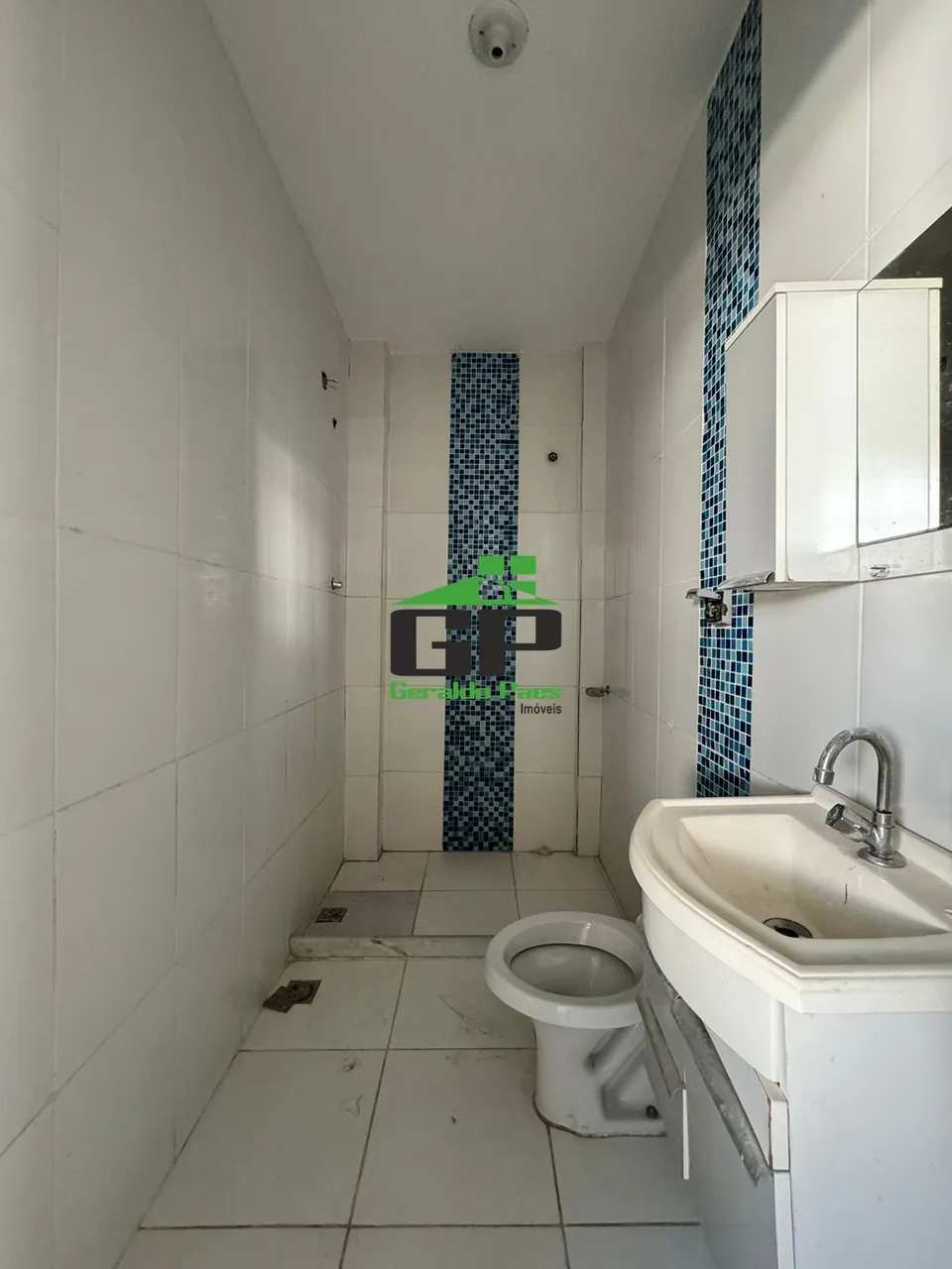 1-bedroom apartment with open-plan kitchen and balcony — photo 14