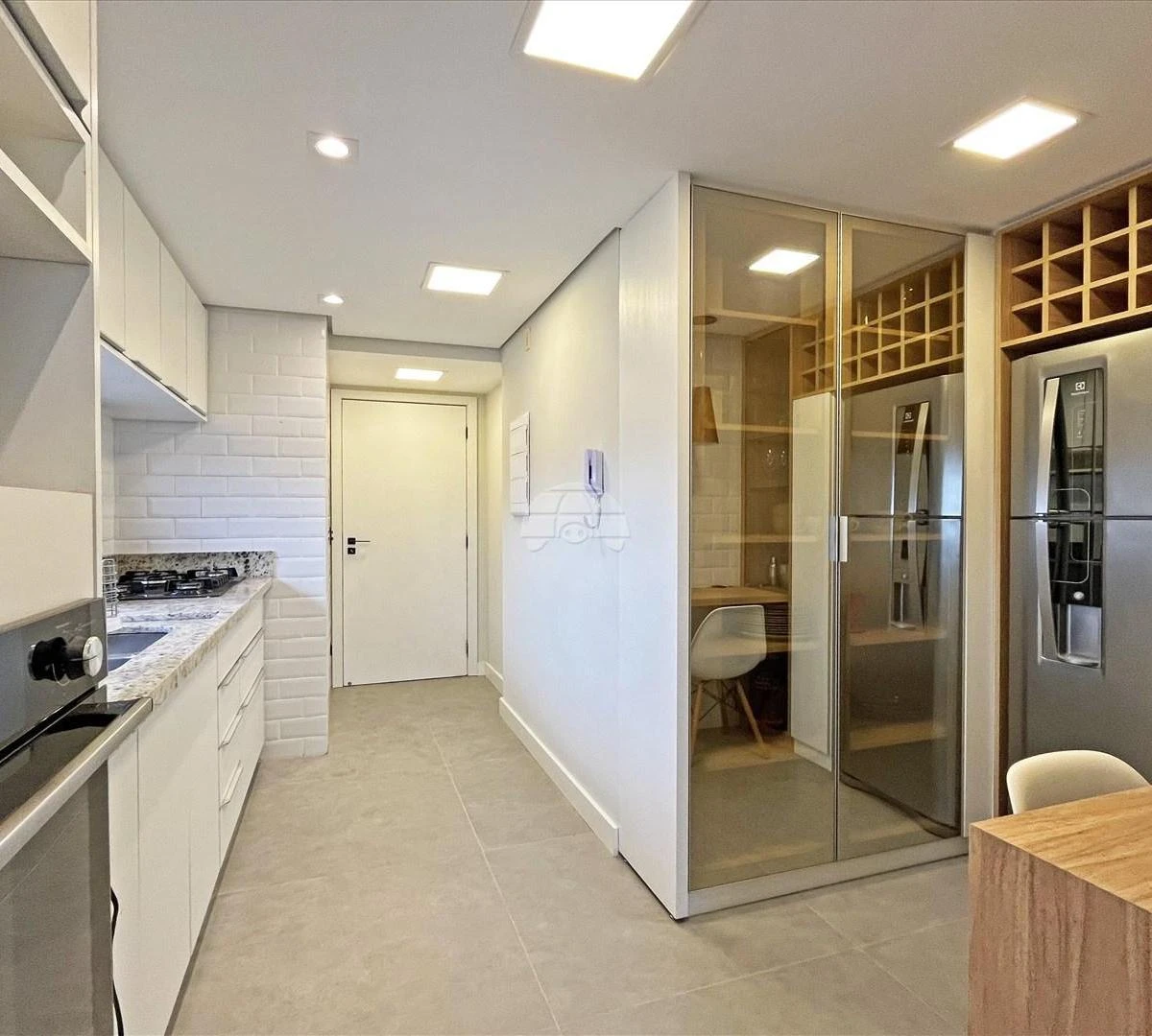 Furnished apartment, 108 m², with a grill on the balcony — photo 14