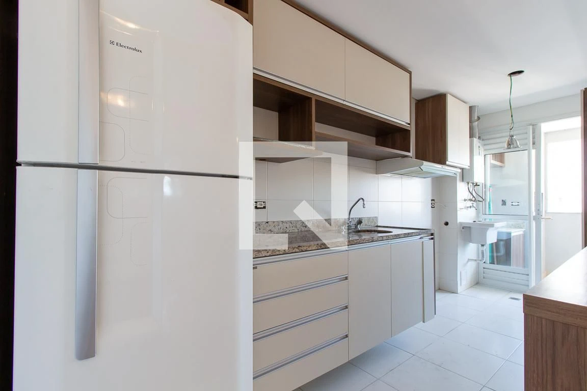 2-bedroom apartment with a grill on the balcony in Curitiba — photo 11