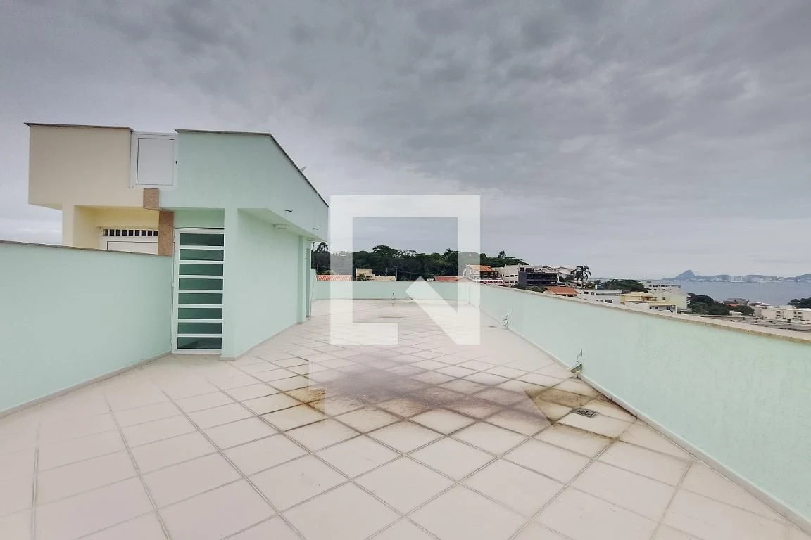 460 m² house with a water view and a private pool — photo 35