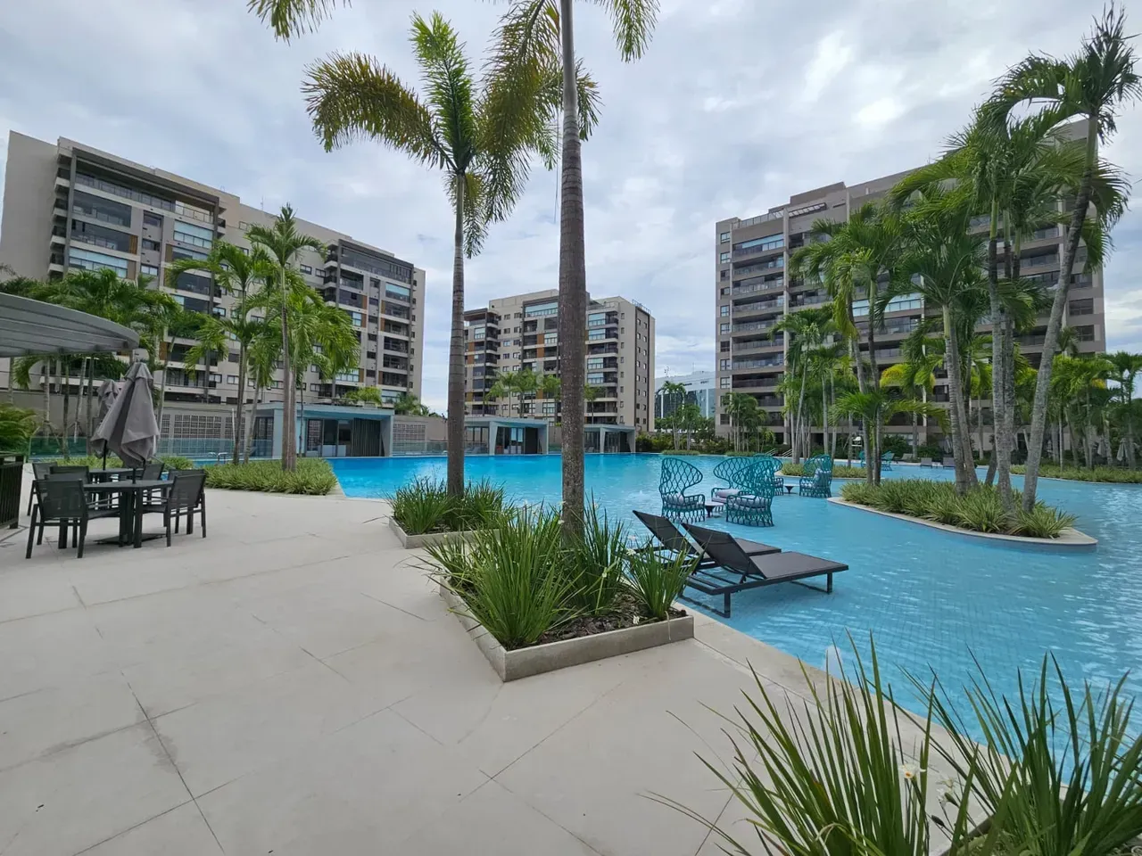 Apartamento mobiliado com 4 quartos e 5 banheiros — photo 36
